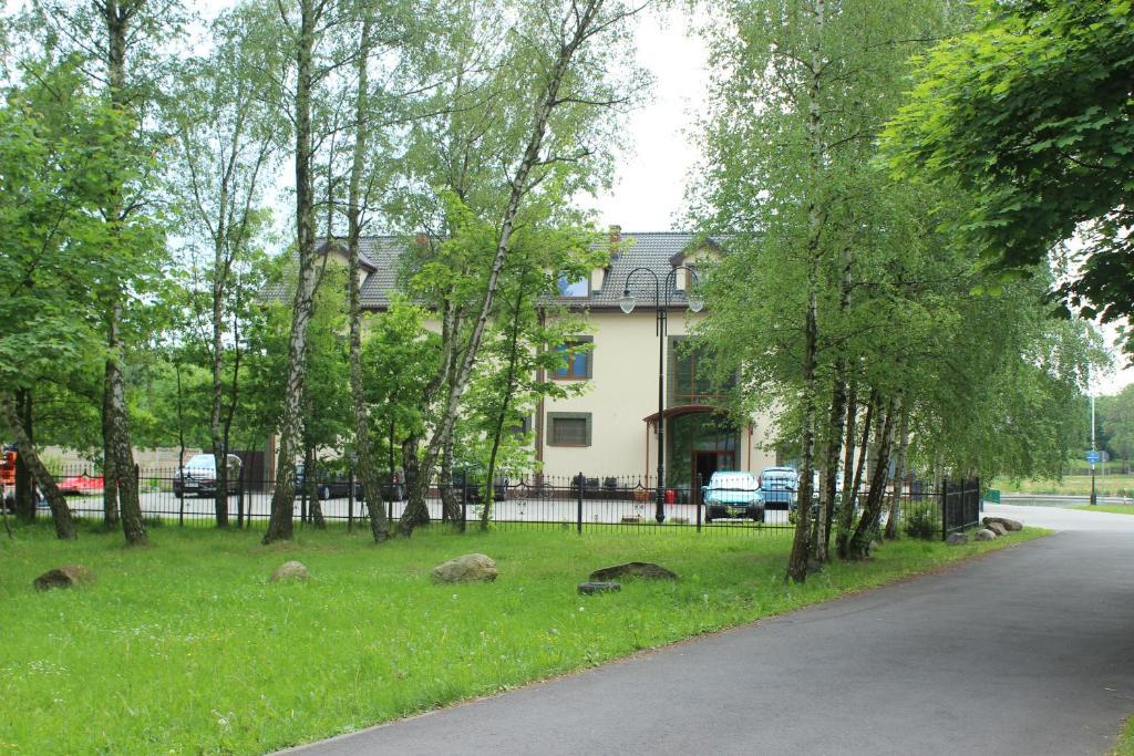 Hotel Czardasz Września エクステリア 写真